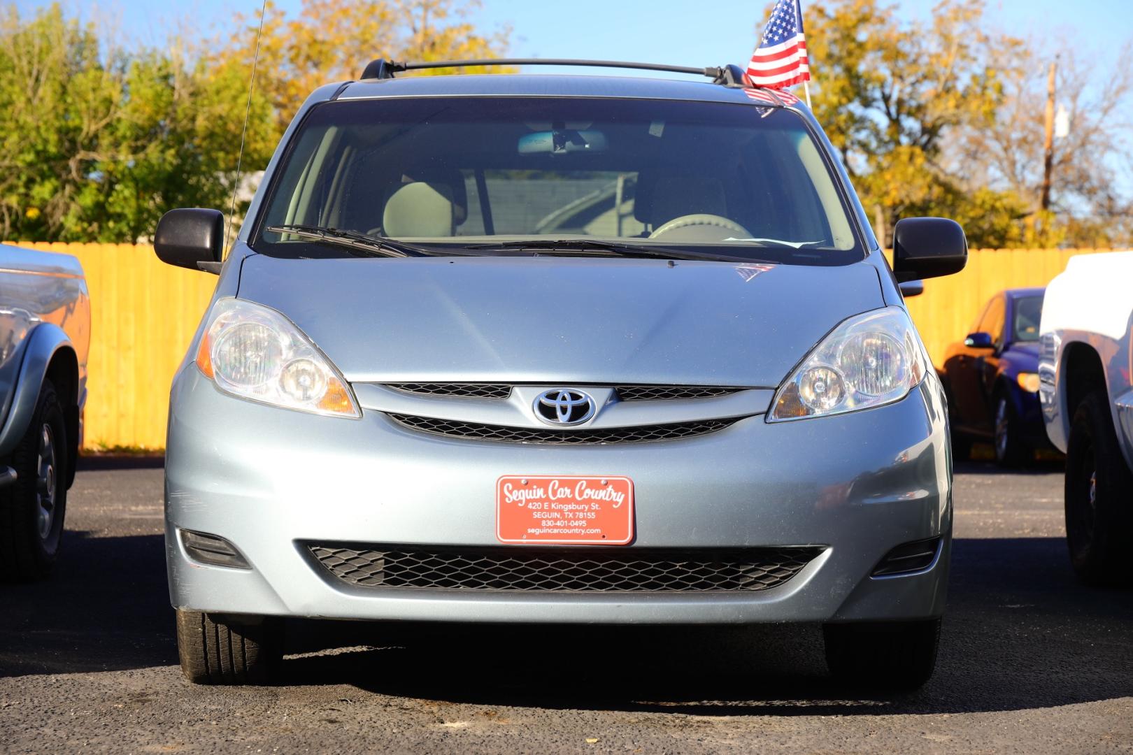 2008 BLUE TOYOTA SIENNA LE FWD 8-Passenger Seating (5TDZK23C38S) with an 3.5L V6 EFI DOHC 24V engine, 5-SPEED AUTOMATIC transmission, located at 420 E. Kingsbury St., Seguin, TX, 78155, (830) 401-0495, 29.581060, -97.961647 - Photo#0